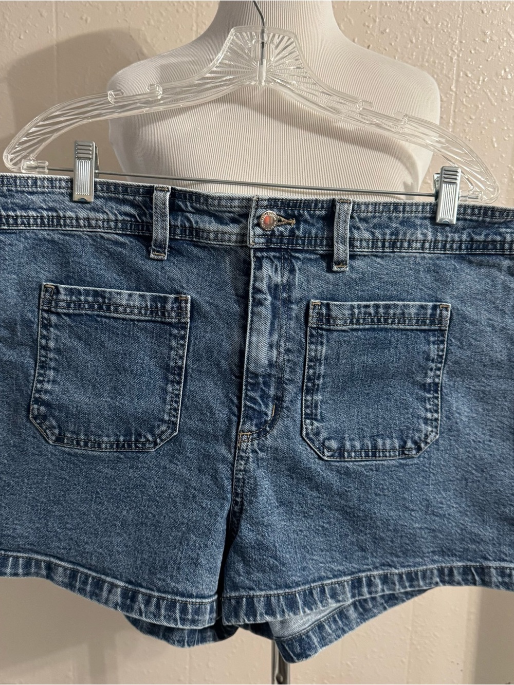 Universal Thread Women’s Denim Jean Shorts - Blue